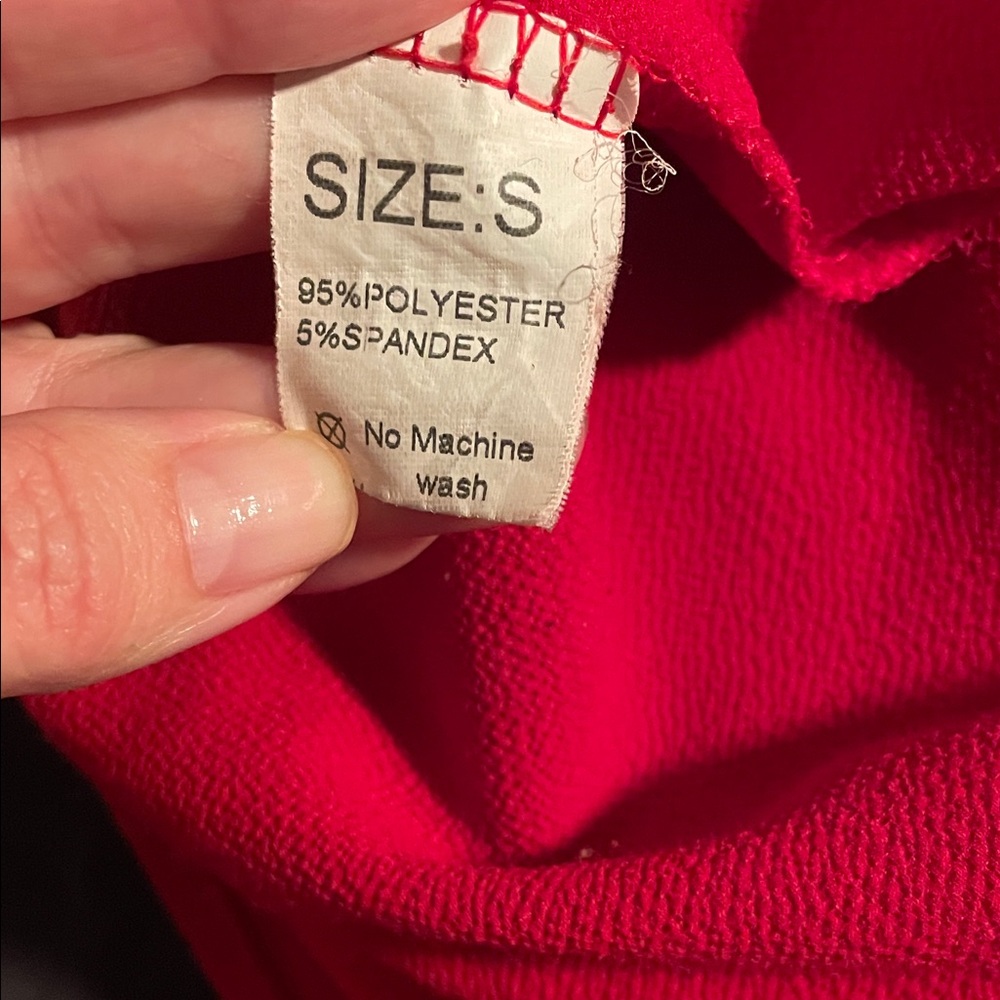 Chic Scarlet Women's Blouse - Picture 2 of 3